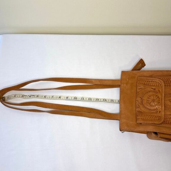 Vintage Hand-Tooled Leather Shoulder Messenger Bag | Butterscotch Brown 1970s - Picture 14 of 14